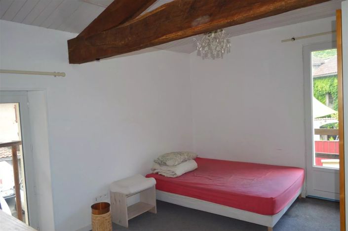 Image No.10-3 Bed House for sale