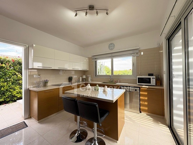 Image No.15-7 Bed Villa for sale