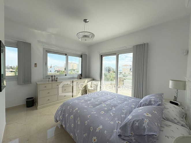 Image No.25-7 Bed Villa for sale