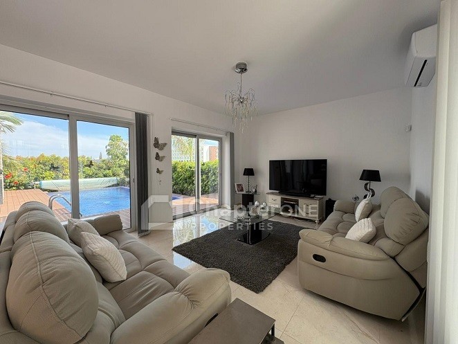 Image No.7-7 Bed Villa for sale