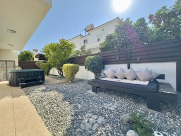 Ground Floor Apartment For Sale  in  Kato Paphos - Universal