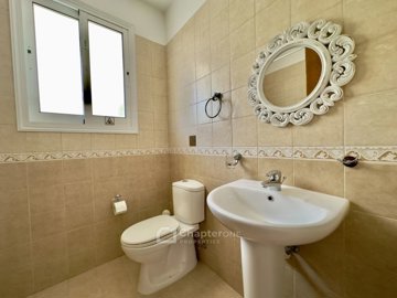 Ground Floor Apartment For Sale  in  Kato Paphos - Universal