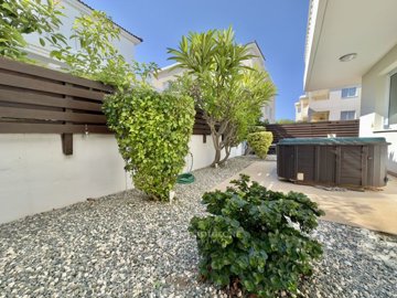 Ground Floor Apartment For Sale  in  Kato Paphos - Universal