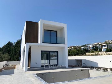 Detached Villa For Sale  in  Chlorakas