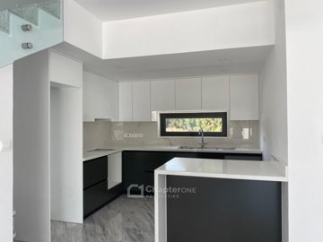 Detached Villa For Sale  in  Chlorakas