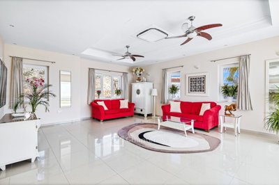 Detached Villa For Sale  in  Peyia