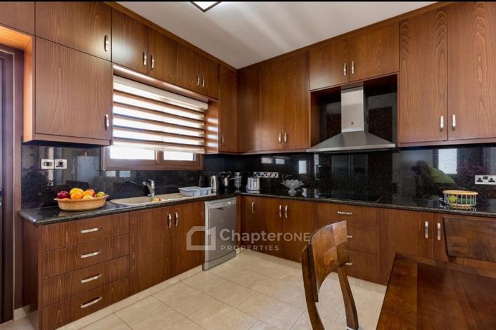 Image No.11-5 Bed Villa for sale