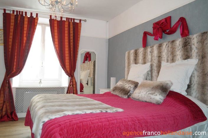 Image No.9-5 Bed House for sale