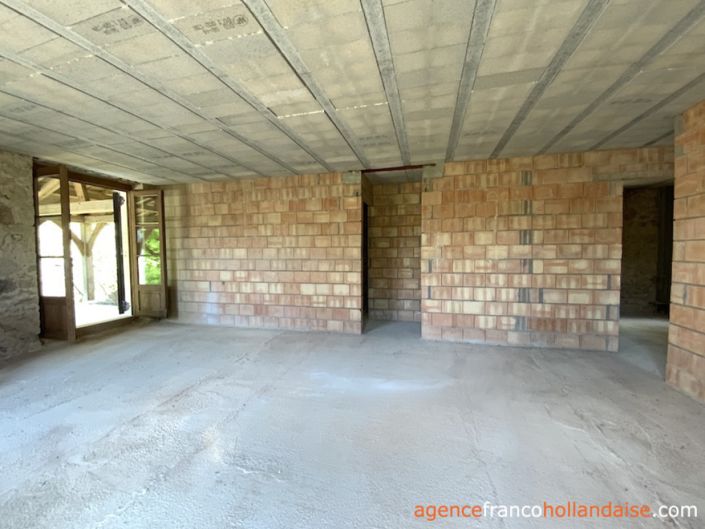 Image No.6-15 Bed House for sale