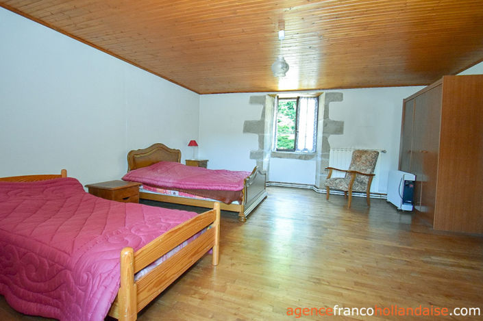Image No.17-4 Bed House for sale