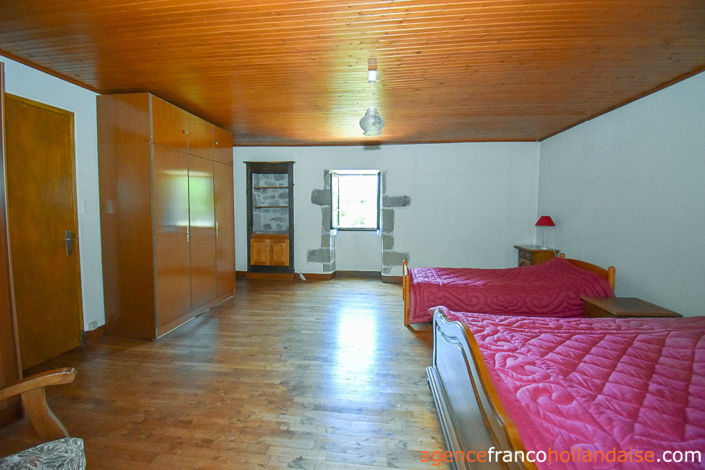 Image No.20-4 Bed House for sale