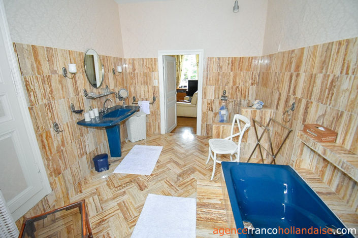 Image No.29-8 Bed House for sale