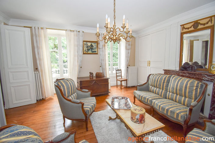 Image No.8-8 Bed House for sale