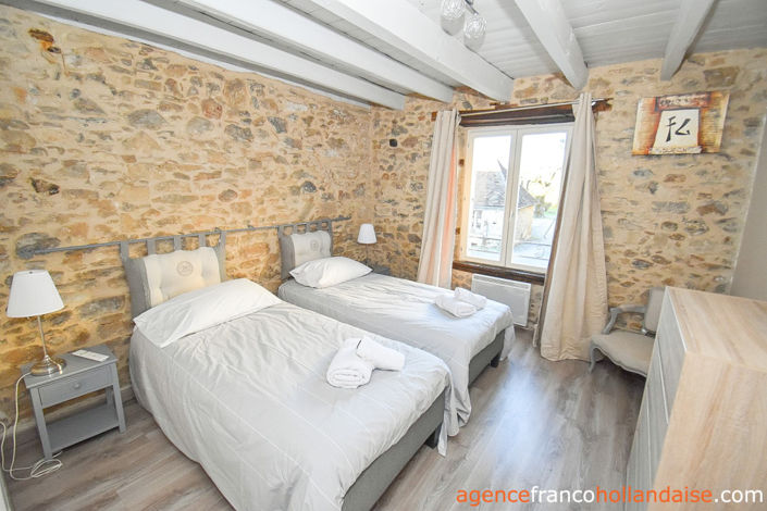 Image No.22-8 Bed Commercial for sale