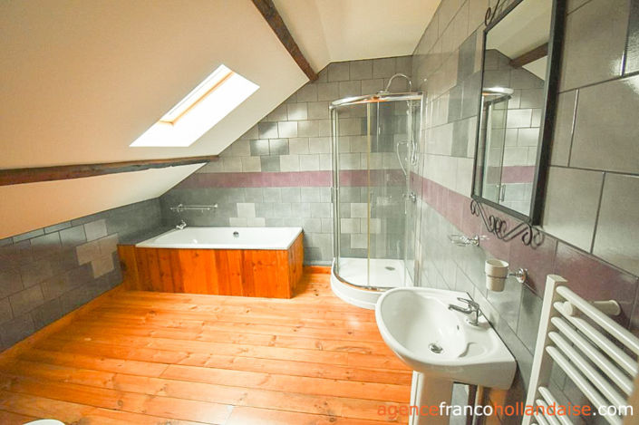 Image No.18-4 Bed House for sale