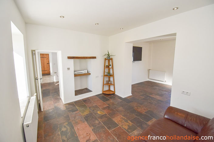 Image No.8-4 Bed House for sale