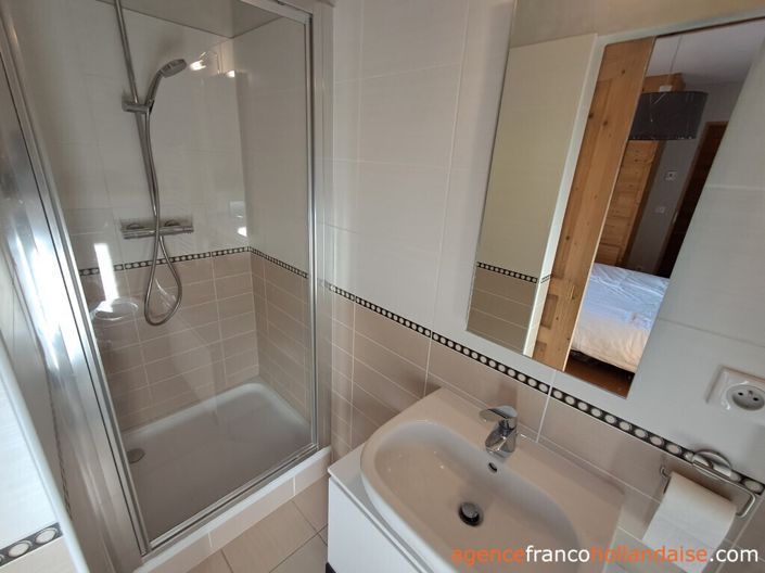 Image No.28-5 Bed House for sale