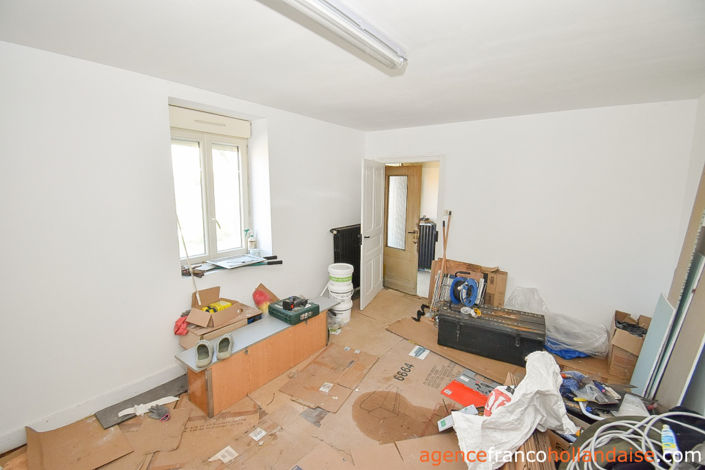 Image No.8-5 Bed House for sale