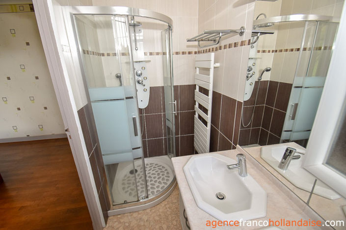 Image No.10-4 Bed House for sale