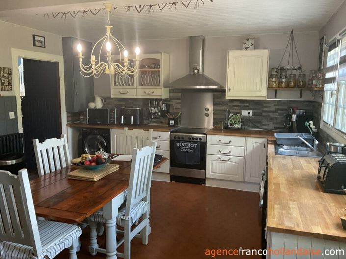 Image No.7-6 Bed House for sale