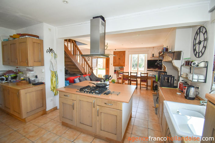 Image No.8-3 Bed House for sale