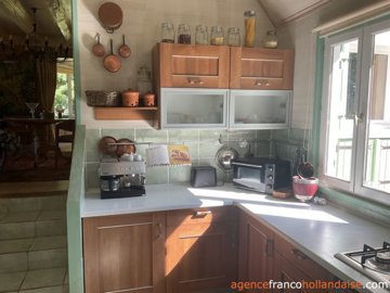 gelegen-in-een-parktuin-en-met-zwembad-13larg