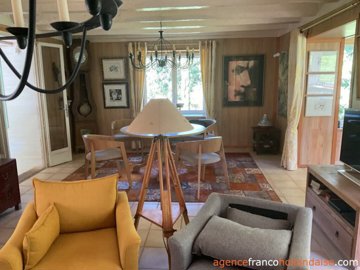 gelegen-in-een-parktuin-en-met-zwembad-8large