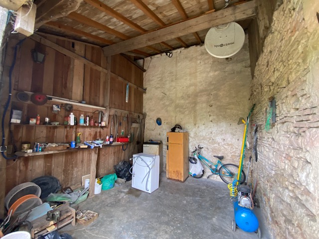 Image No.17-4 Bed Property for sale