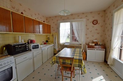 67910fb0b4098-12