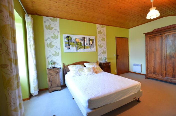 Image No.22-5 Bed Property for sale