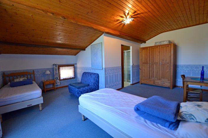 Image No.24-5 Bed Property for sale