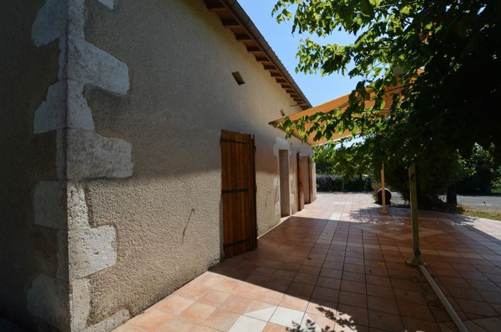 Image No.8-5 Bed Property for sale