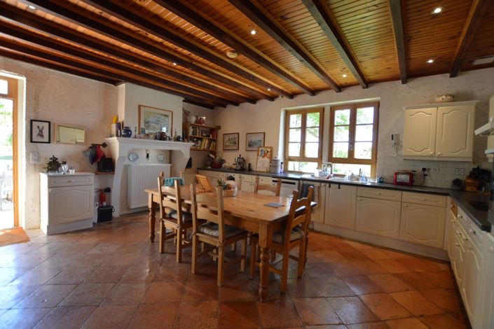 Image No.11-4 Bed Property for sale