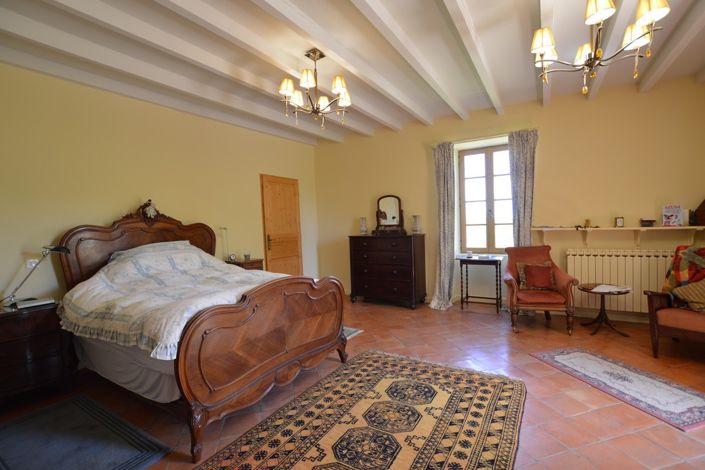 Image No.14-4 Bed Property for sale