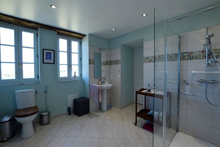 Image No.15-4 Bed Property for sale