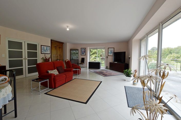 Image No.10-4 Bed Property for sale