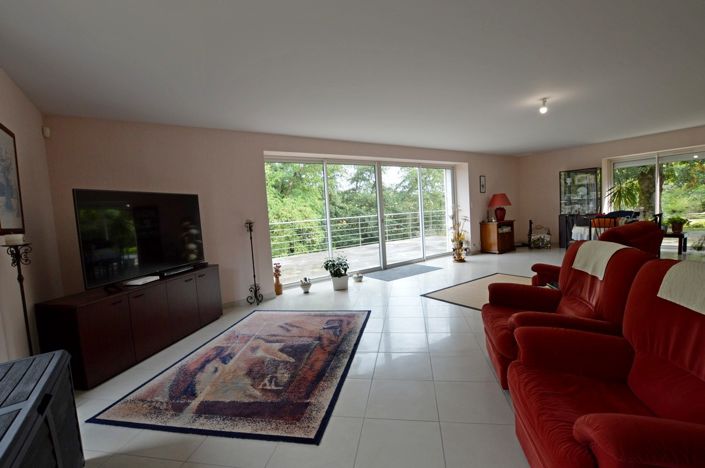 Image No.9-4 Bed Property for sale