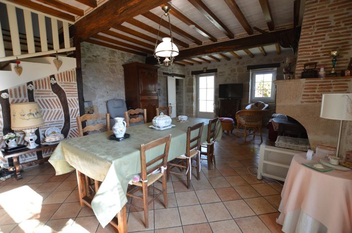 Image No.10-4 Bed Property for sale