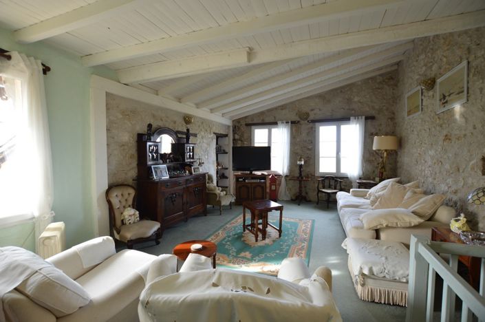 Image No.11-3 Bed Village House for sale