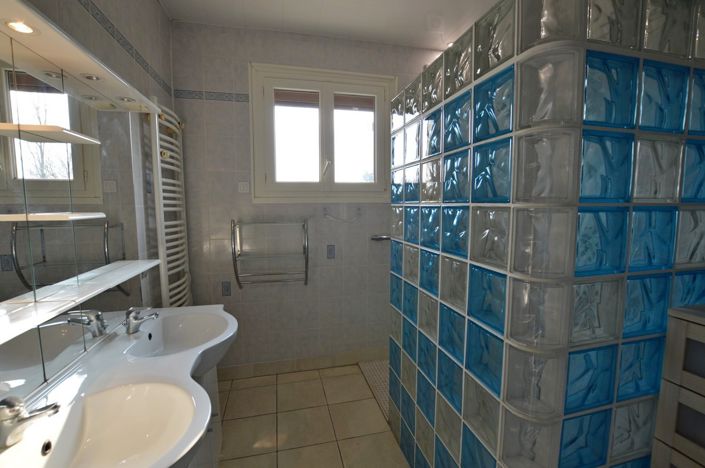 Image No.15-3 Bed Country House for sale