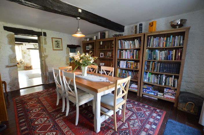 Image No.10-6 Bed Country House for sale