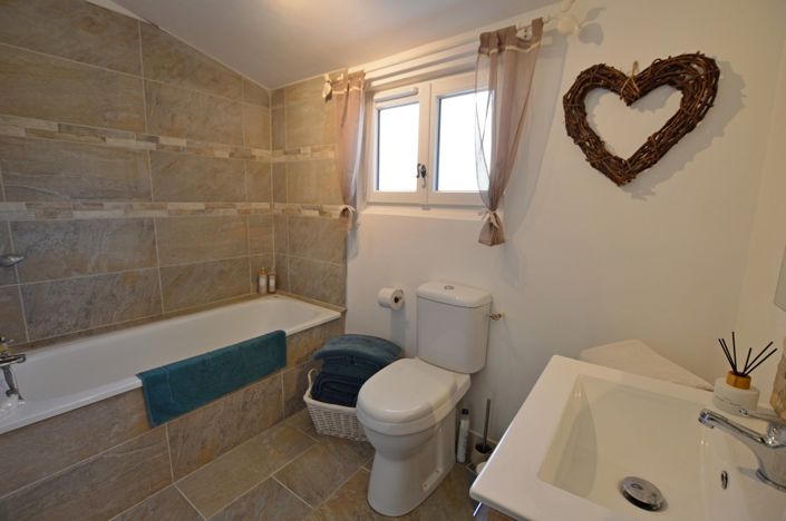 Image No.16-6 Bed Country House for sale