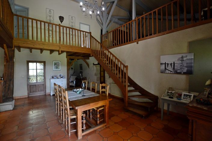 Image No.11-6 Bed Property for sale