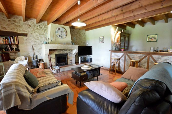 Image No.8-6 Bed Property for sale