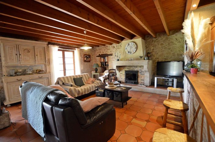 Image No.9-6 Bed Property for sale