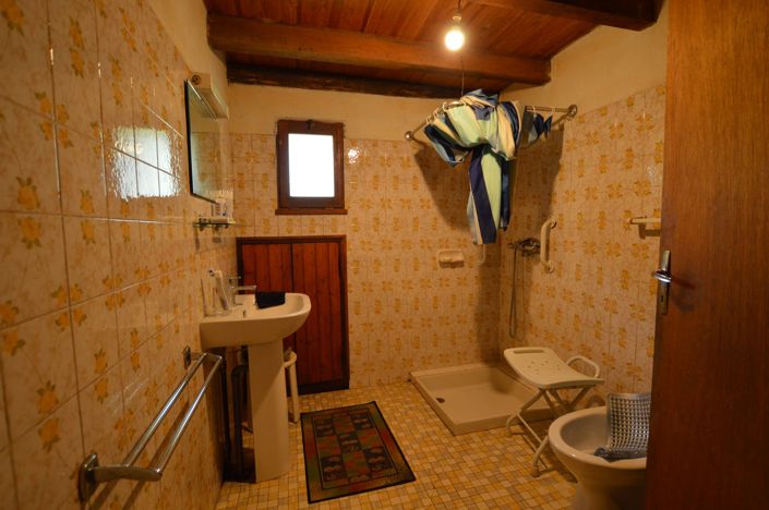 Image No.12-2 Bed Country House for sale