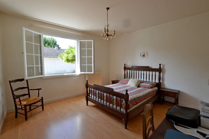 Image No.11-3 Bed Country House for sale