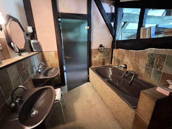 Image No.18-5 Bed Country House for sale