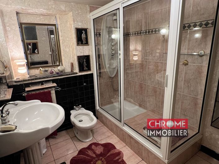 Image No.19-5 Bed Country House for sale