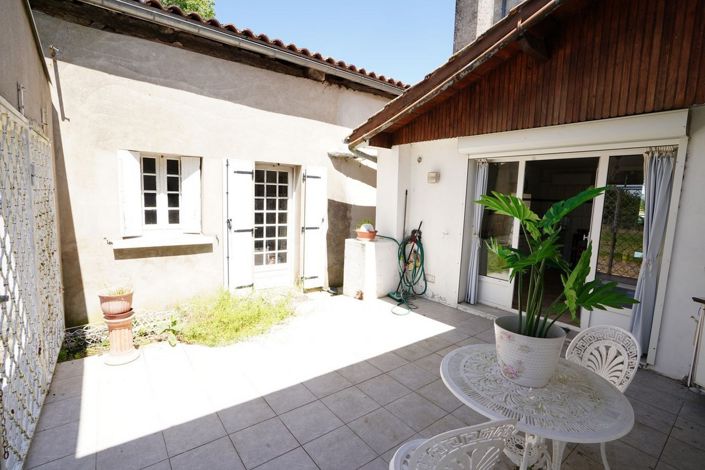 Image No.7-5 Bed Country House for sale